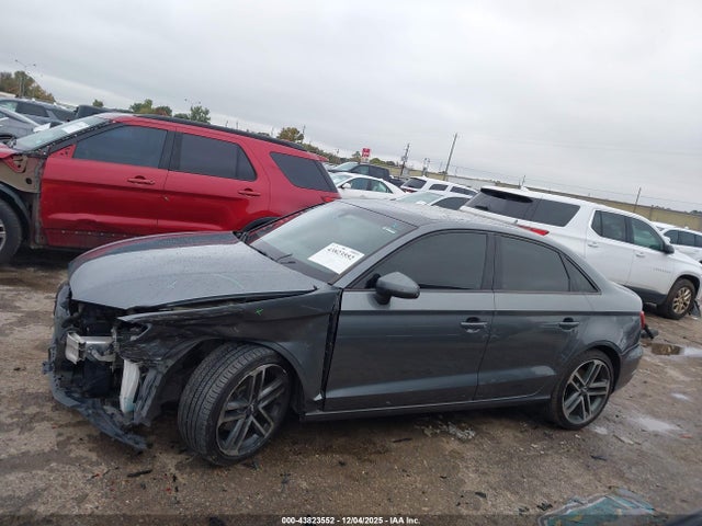 Продаж на аукціоні авто 2017 Audi A3 2.0t Premium, vin: WAUAUGFF4H1042381, номер лоту: 43823552