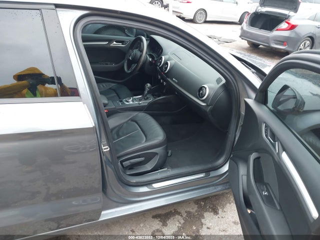 2017 AUDI A3 WAUAUGFF4H1042381 Photo 4