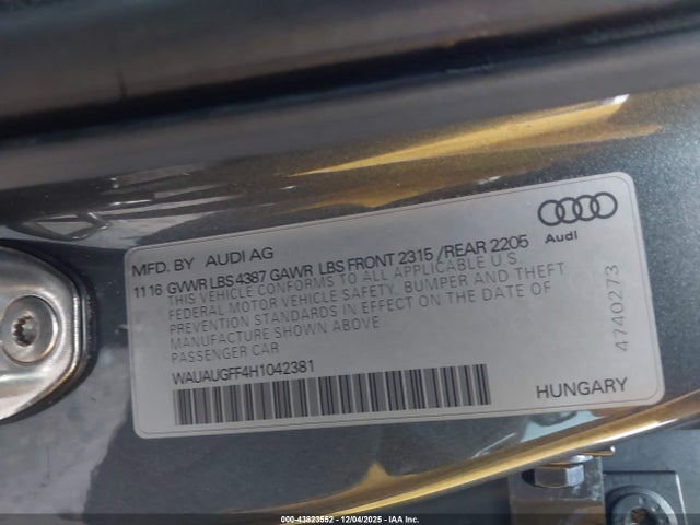 2017 AUDI A3 WAUAUGFF4H1042381 Photo 8