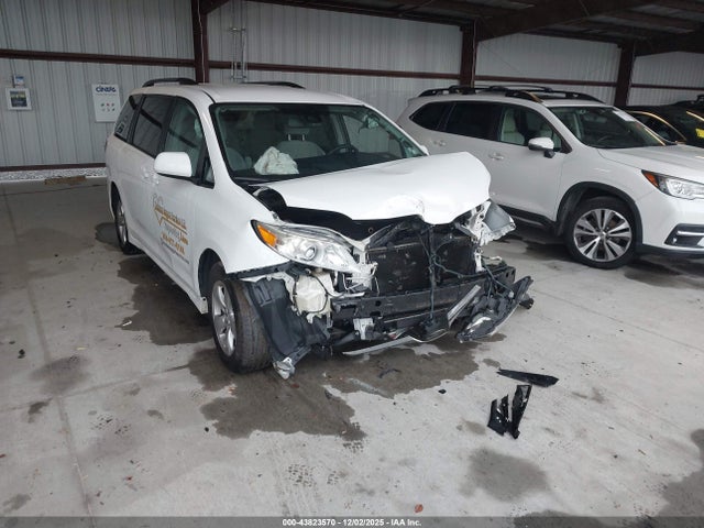 2018 TOYOTA SIENNA 5TDKZ3DC4JS910981