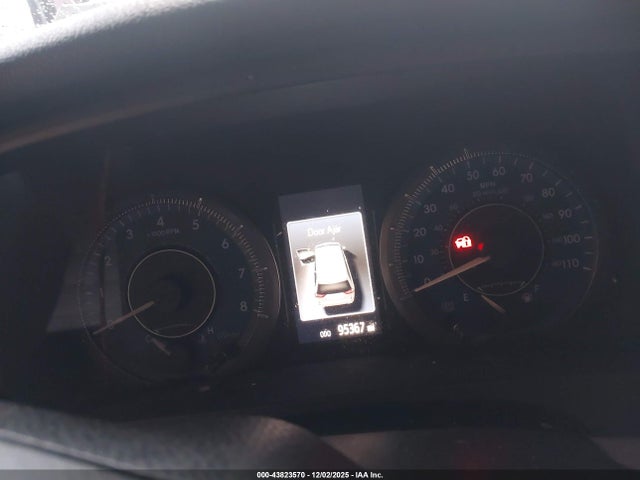 2018 TOYOTA SIENNA 5TDKZ3DC4JS910981 Photo 6