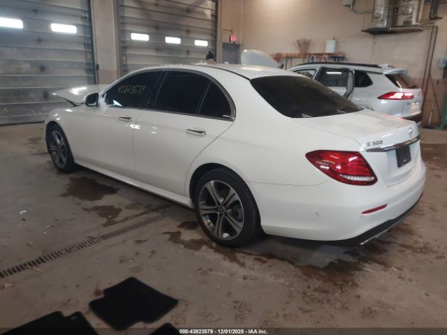 2019 MERCEDES-BENZ E 300 WDDZF4KB0KA669691 Photo 2