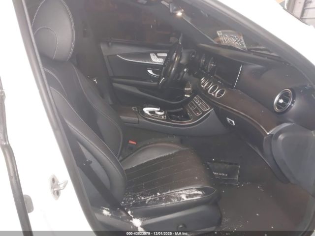 2019 MERCEDES-BENZ E 300 WDDZF4KB0KA669691 Photo 4