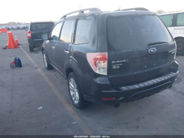 2011 SUBARU FORESTER JF2SHAECXBH763563 Photo 2