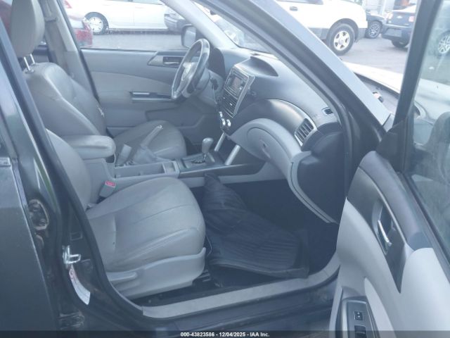 2011 SUBARU FORESTER JF2SHAECXBH763563 Photo 4
