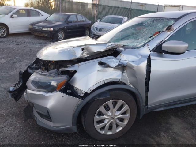 2018 NISSAN ROGUE KNMAT2MV7JP586492 Photo 5