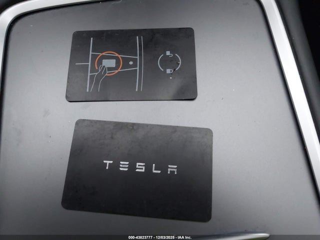 2025 TESLA MODEL Y 7SAYGDEE9SA347390 Photo 10