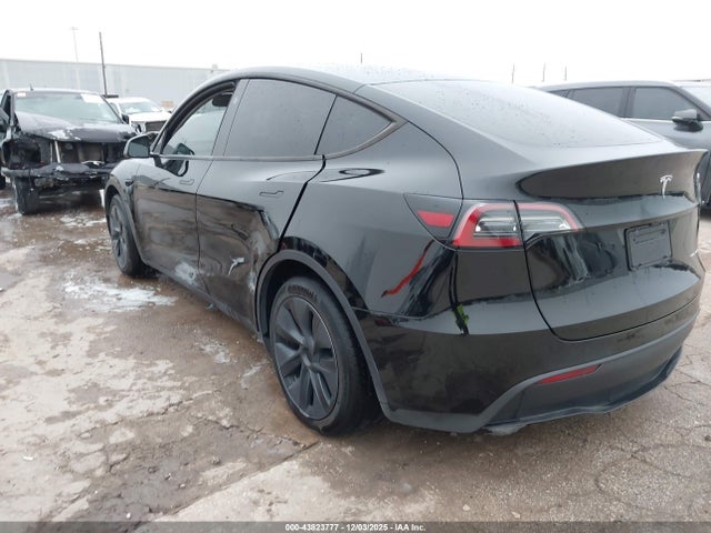 2025 TESLA MODEL Y 7SAYGDEE9SA347390 Photo 2