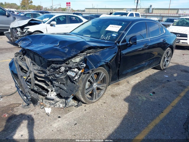 2022 VOLVO S60 7JRL12TL8NG177410 Photo 1