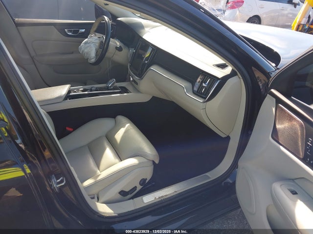 2022 VOLVO S60 7JRL12TL8NG177410 Photo 4