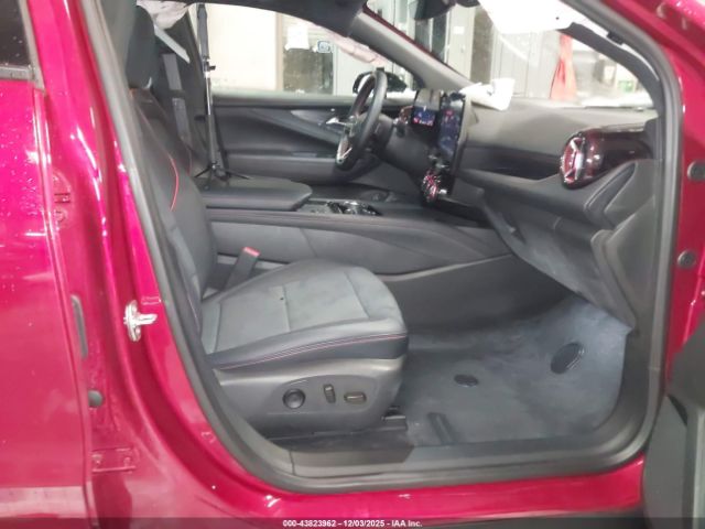 2024 CHEVROLET BLAZER EV 3GNKDCRJ2RS105582 Photo 4