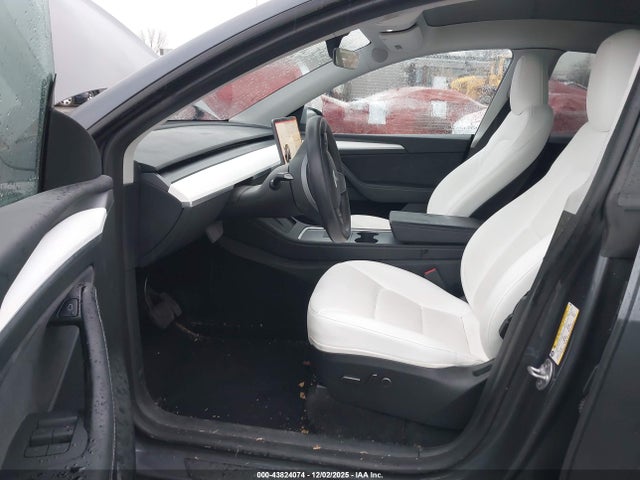 2023 TESLA MODEL Y 7SAYGDEE3PF754504 Photo 4