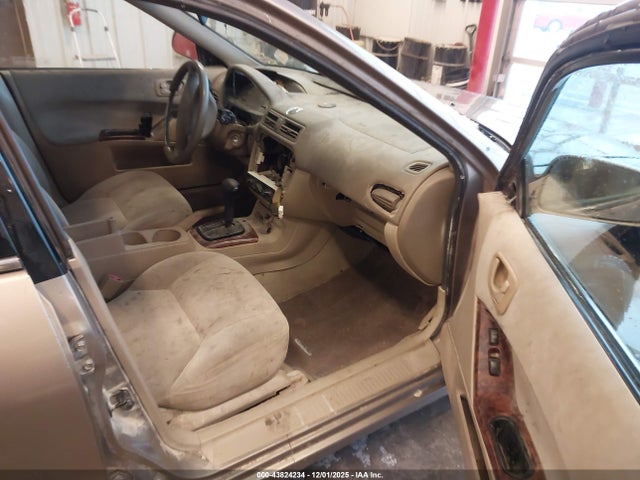 2001 MITSUBISHI GALANT 4A3AA46G71E177031 Photo 4