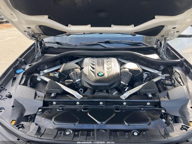 2022 BMW X7 5UXCX6C02N9J14574 Photo 9