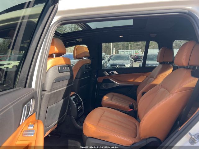 2022 BMW X7 5UXCX6C02N9J14574 Photo 7