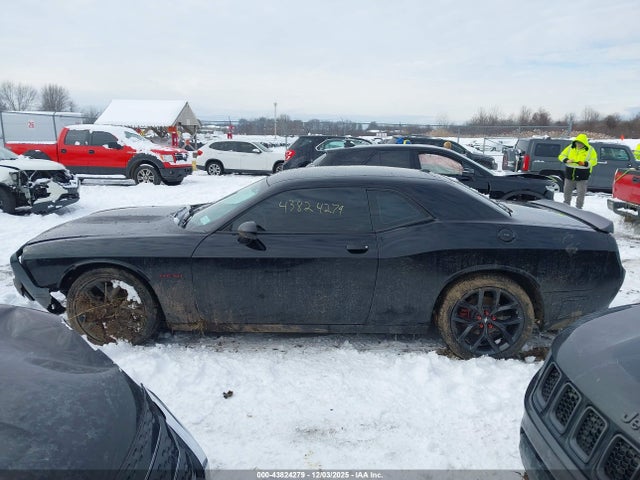 Продаж на аукціоні авто 2022 Dodge Challenger R/t, vin: 2C3CDZBT3NH188131, номер лоту: 43824279