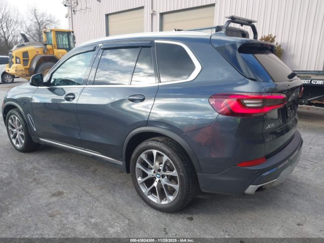 2022 BMW X5 5UXCR6C08N9M52426 Photo 2