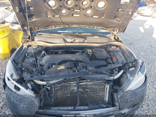 43824453 :رقم المزاد ، SJKCH5CP3JA054087 vin ، 2018 Infiniti Qx30 Luxury مزاد بيع