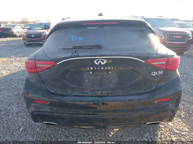 43824453 :رقم المزاد ، SJKCH5CP3JA054087 vin ، 2018 Infiniti Qx30 Luxury مزاد بيع