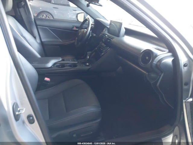 Lexus IS 300 2023 JTHCA1D21P5125676 Image 5