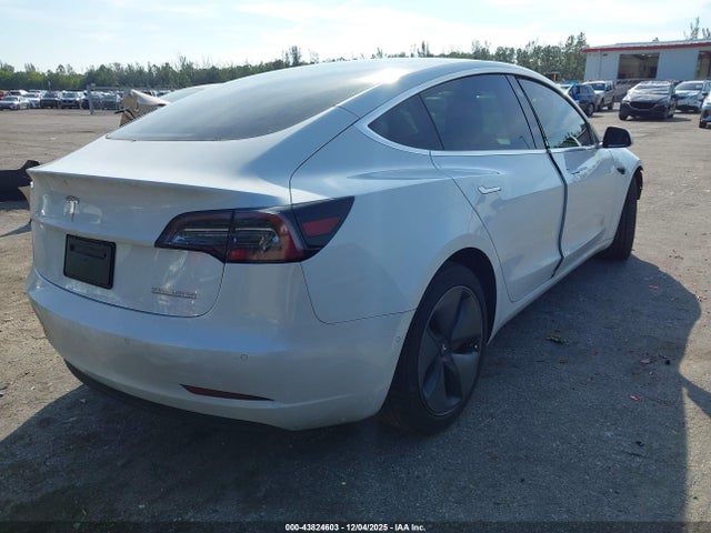2019 TESLA MODEL 3 5YJ3E1EB0KF442215 Photo 3