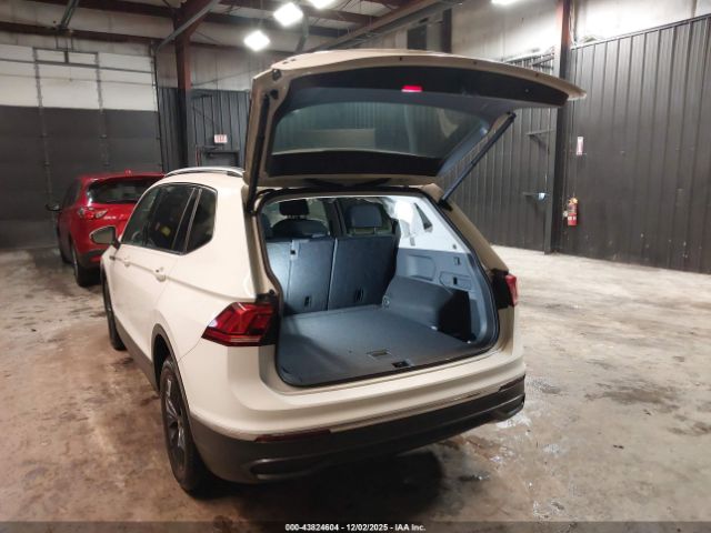 2024 VOLKSWAGEN TIGUAN 3VVMB7AX6RM162095 Photo 2