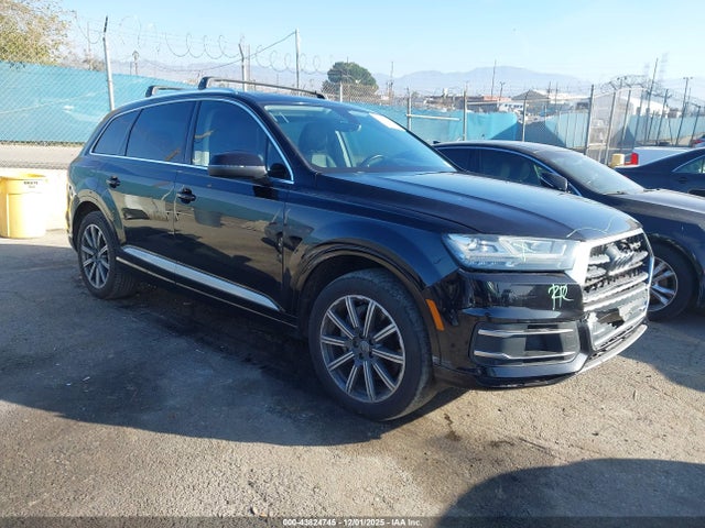 2017 AUDI Q7 WA1LAAF73HD028846 Photo 0