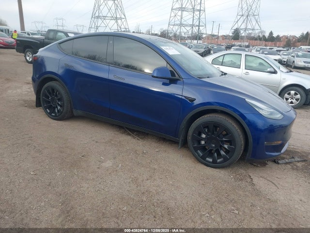 2021 TESLA MODEL Y 5YJYGDEE8MF184458 Photo 0