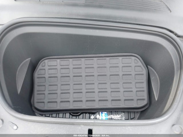 2021 TESLA MODEL Y 5YJYGDEE8MF184458 Photo 9