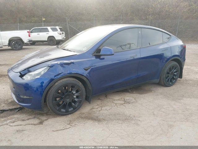 2021 TESLA MODEL Y 5YJYGDEE8MF184458 Photo 1
