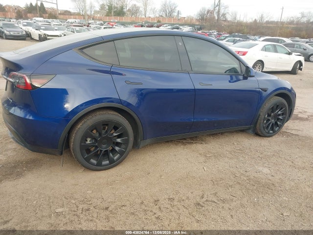 2021 TESLA MODEL Y 5YJYGDEE8MF184458 Photo 3
