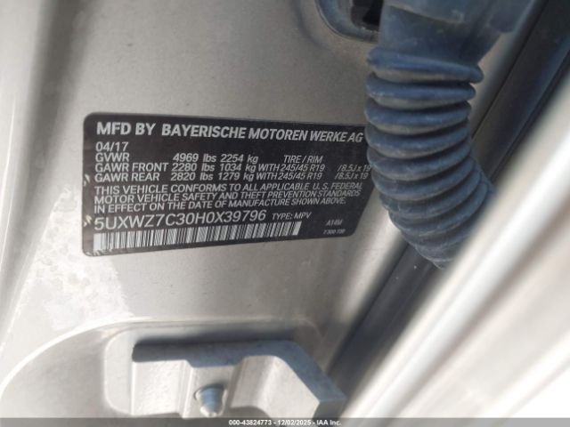 2017 BMW X3 5UXWZ7C30H0X39796 Photo 8