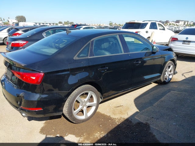Audi A3 2.0t Premium 2015 WAUBFGFF6F1140386 Image 4