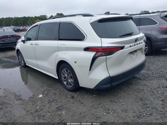 2021 TOYOTA SIENNA 5TDYRKEC7MS014648 Photo 2