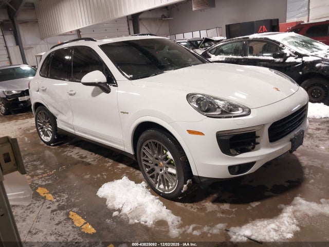 2017 PORSCHE CAYENNE E-HYBRID WP1AE2A2XHLA72303