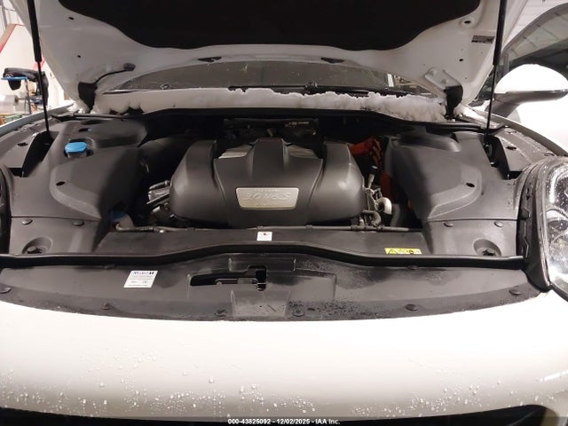 2017 PORSCHE CAYENNE E-HYBRID WP1AE2A2XHLA72303 Photo 9
