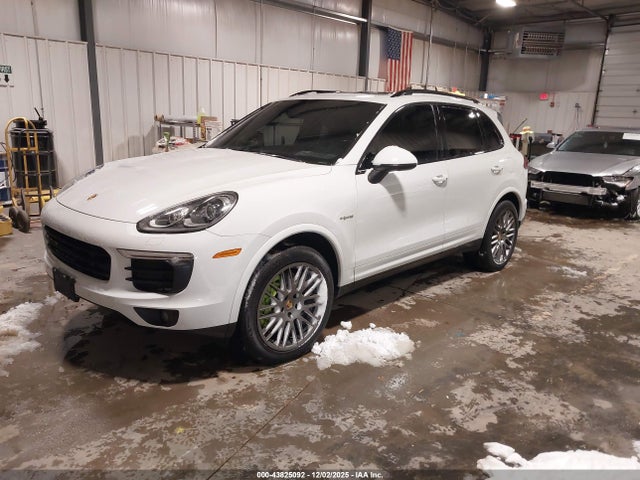 2017 PORSCHE CAYENNE E-HYBRID WP1AE2A2XHLA72303 Photo 1