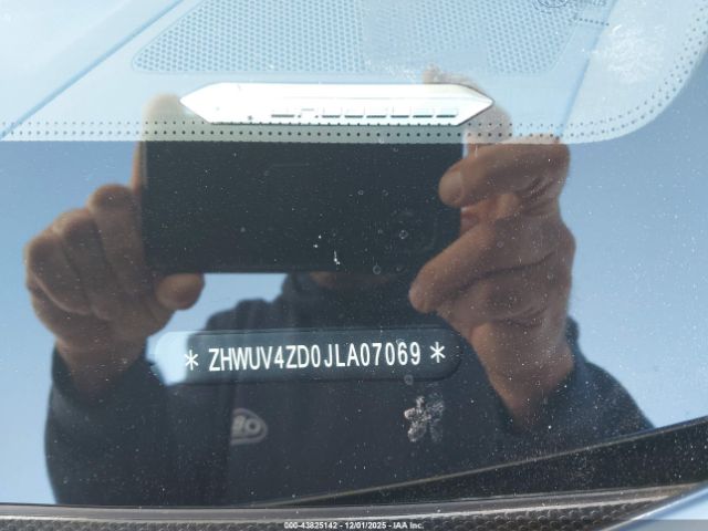 2018 LAMBORGHINI AVENTADOR S ZHWUV4ZD0JLA07069 Photo 8