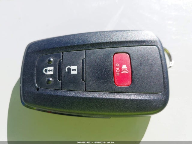 JTDKAMFU9N3173402 Toyota Prius Le