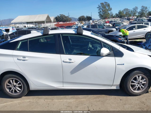 JTDKAMFU9N3173402 Toyota Prius Le