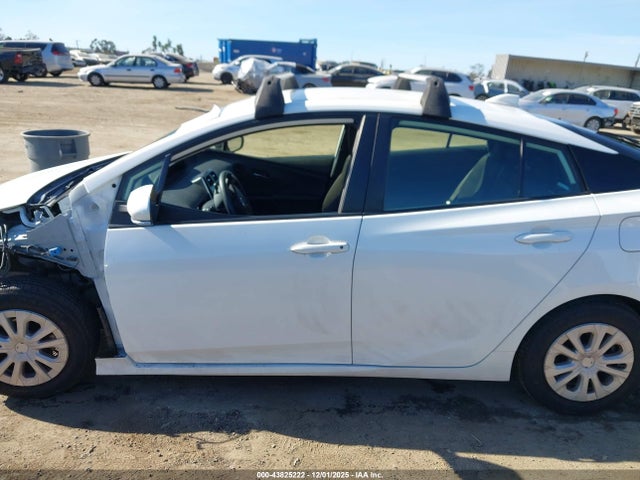 JTDKAMFU9N3173402 Toyota Prius Le