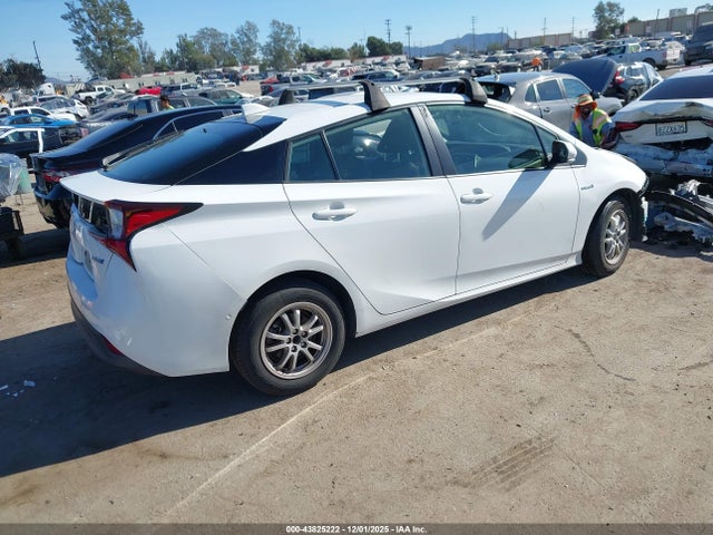 JTDKAMFU9N3173402 Toyota Prius Le