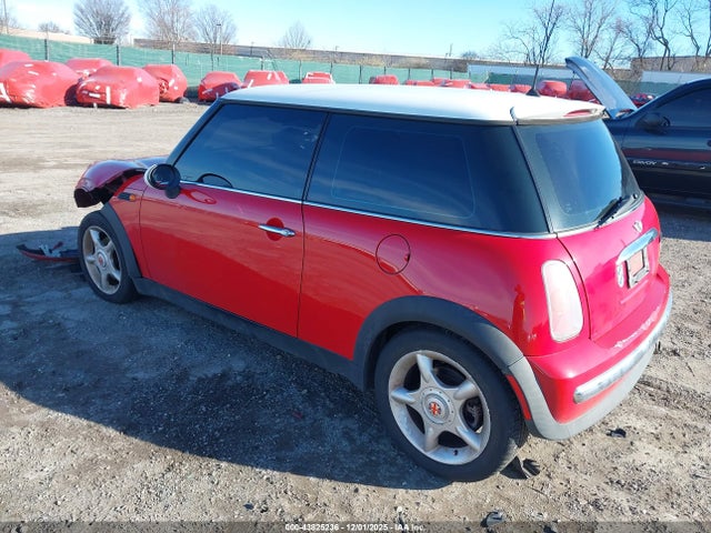 2004 MINI COOPER WMWRC33484TJ59655 Photo 2