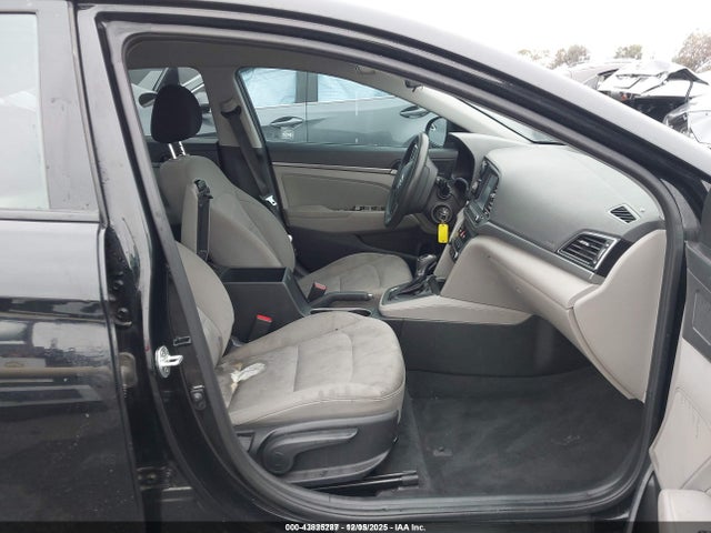 5NPD84LF3JH393613 Hyundai ELANTRA SEL