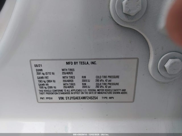 2021 TESLA MODEL Y 5YJYGAEE4MF245254 Photo 8