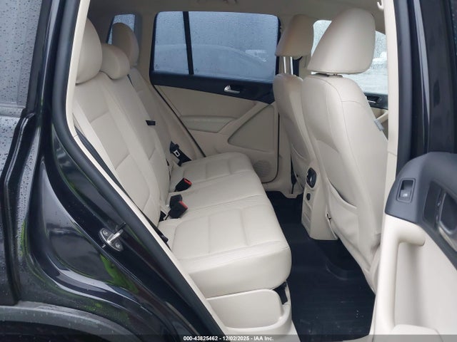 2017 VOLKSWAGEN TIGUAN WVGAV7AX7HW507699 Photo 7