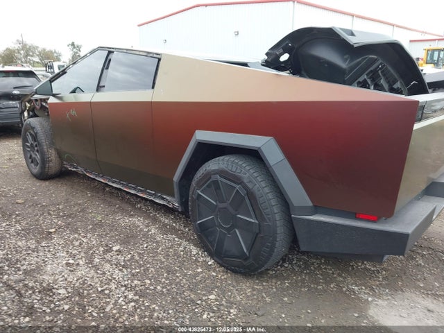 2024 TESLA CYBERTRUCK 7G2CEHED3RA000477 Photo 2