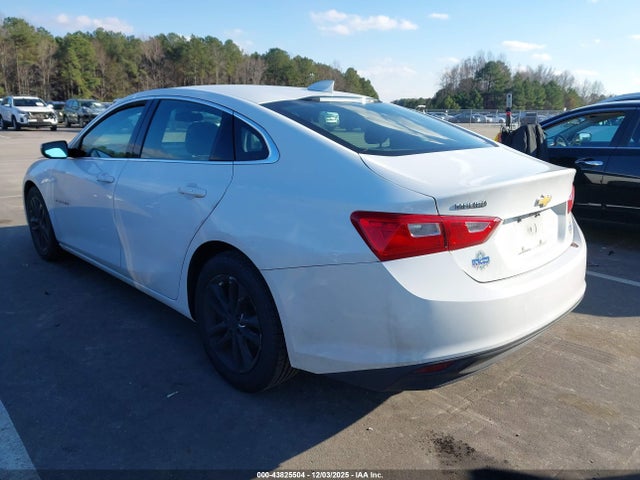 2017 CHEVROLET MALIBU 1G1ZE5ST7HF182245 Photo 2