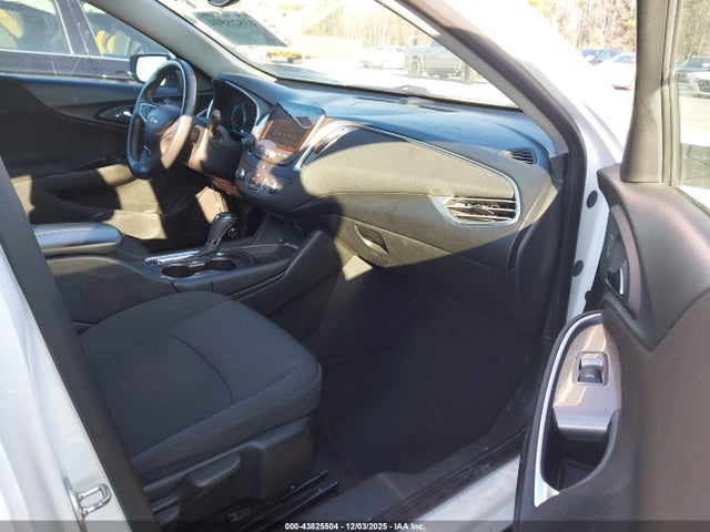 2017 CHEVROLET MALIBU 1G1ZE5ST7HF182245 Photo 4