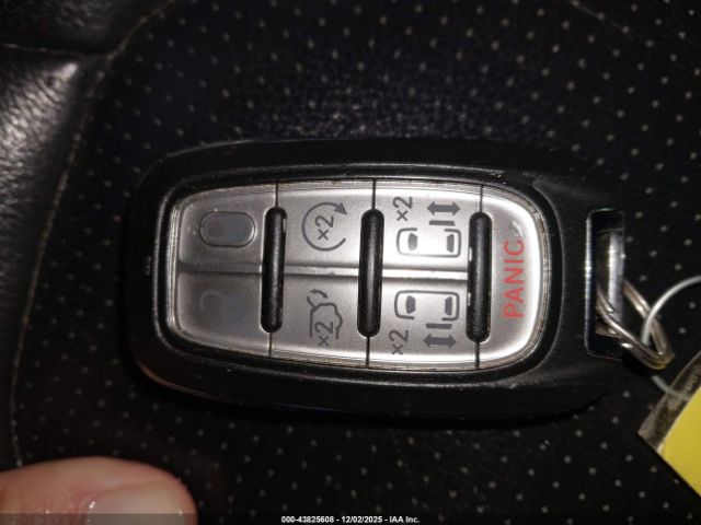 2018 CHRYSLER PACIFICA 2C4RC1BGXJR260928 Photo 10